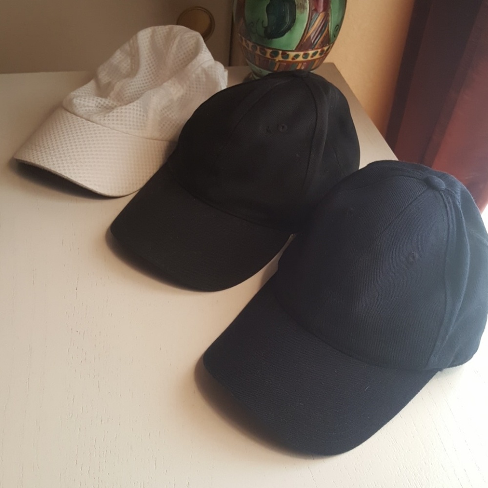 3 Hats - Picture 2 of 4